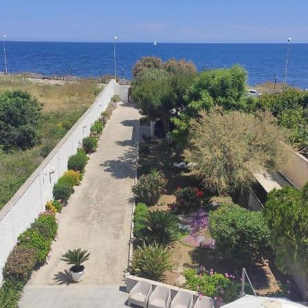 Seagull Apartments - Front And Sea View & Airport Bari Dış mekan fotoğraf