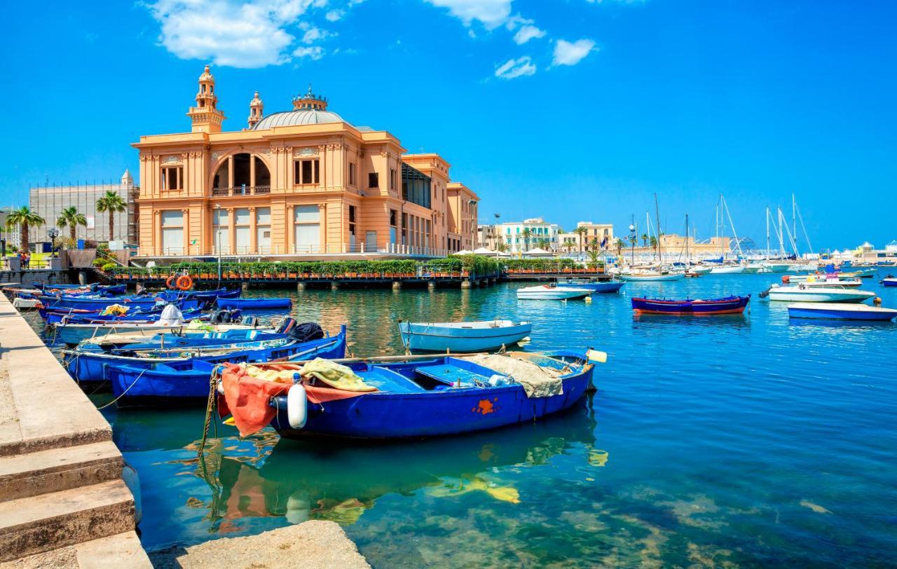 Seagull Apartments - Front And Sea View & Airport Bari Dış mekan fotoğraf