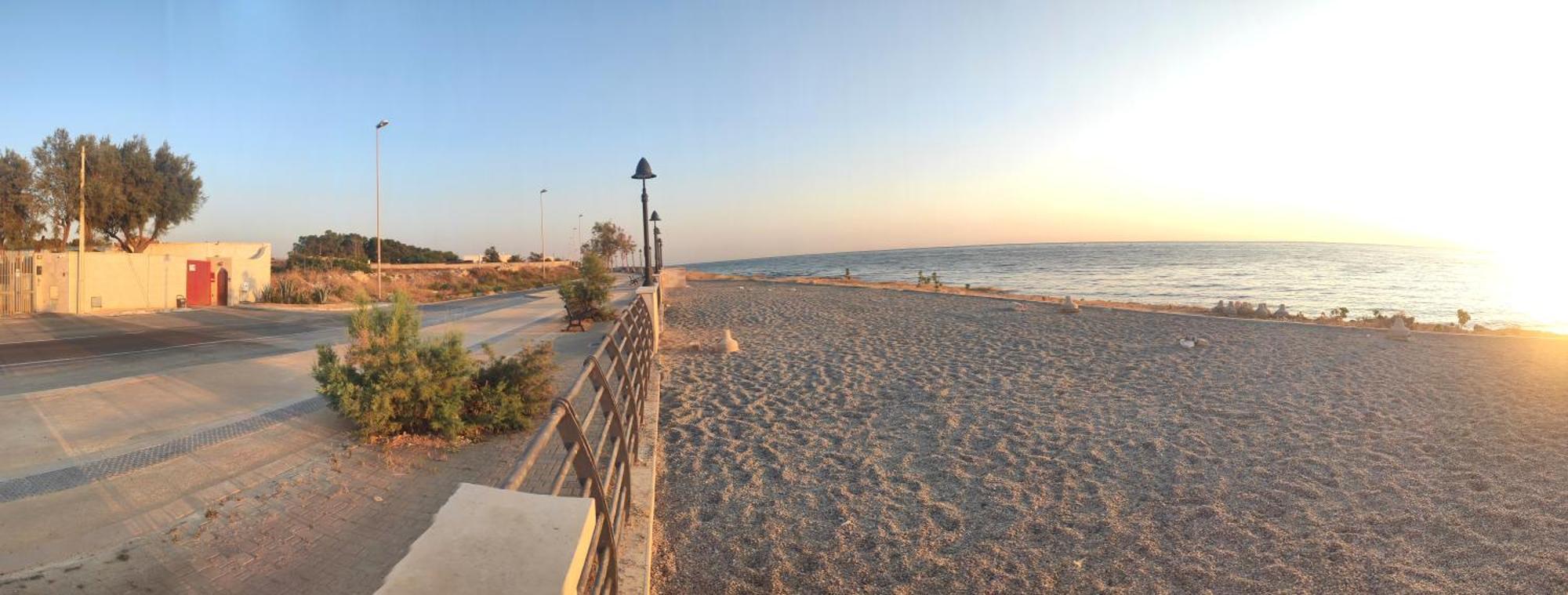 Seagull Apartments - Front And Sea View & Airport Bari Dış mekan fotoğraf